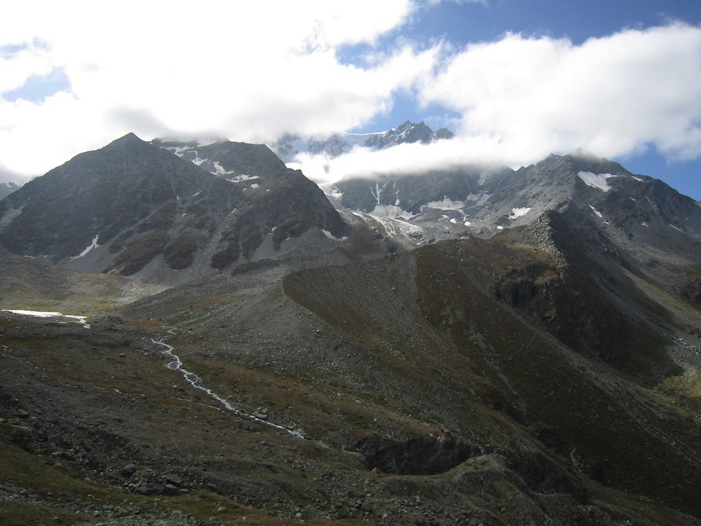 Cabanes Valsorey, Vélan