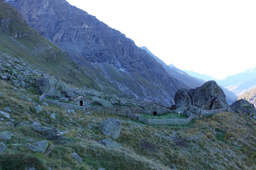 Fionnay, Ecurie du Crêt, Col de Sarshlau, Le Dâ, Col du Bec d'Aigle, Louvie (26.09.2018)